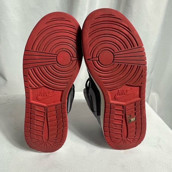 Nike Air Jordan 1 Mid Shadow Kids Size 3.5Y Black and Gray Sneakers Preloved - Picture 7 of 7